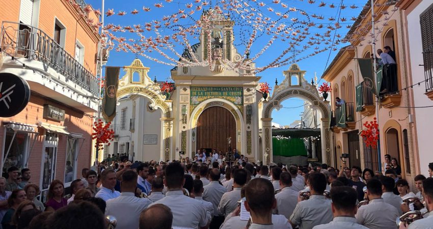 Procesión de la Santa Cruz de la Victoria de Paterna del Campo 2024