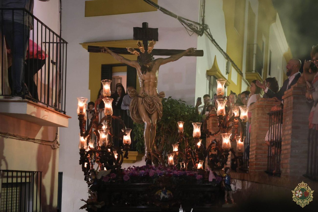 Las Cigarreras en la procesión extraordinaria de La Vera Cruz de Las Cabezas de San Juan