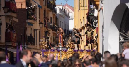 Jueves Santo tras Las Cigarreras