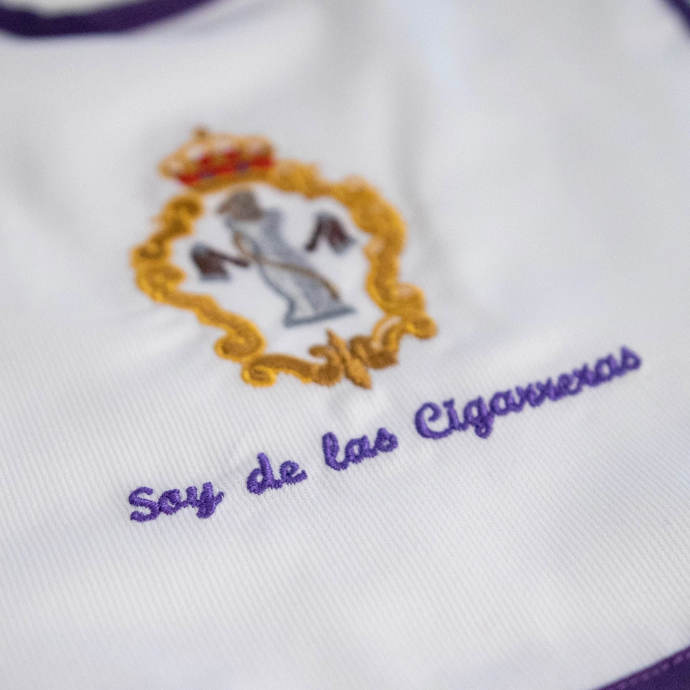 Babero Soy de Las Cigarreras | La tienda de Las Cigarreras