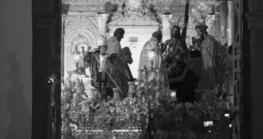 Las Cigarreras se despide de la Hermandad de La Trinidad